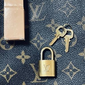 Authentic Gold Lock Speedy Key Set